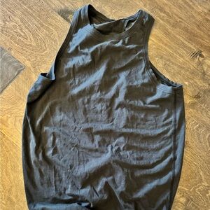 Lululemon workout tank size 4